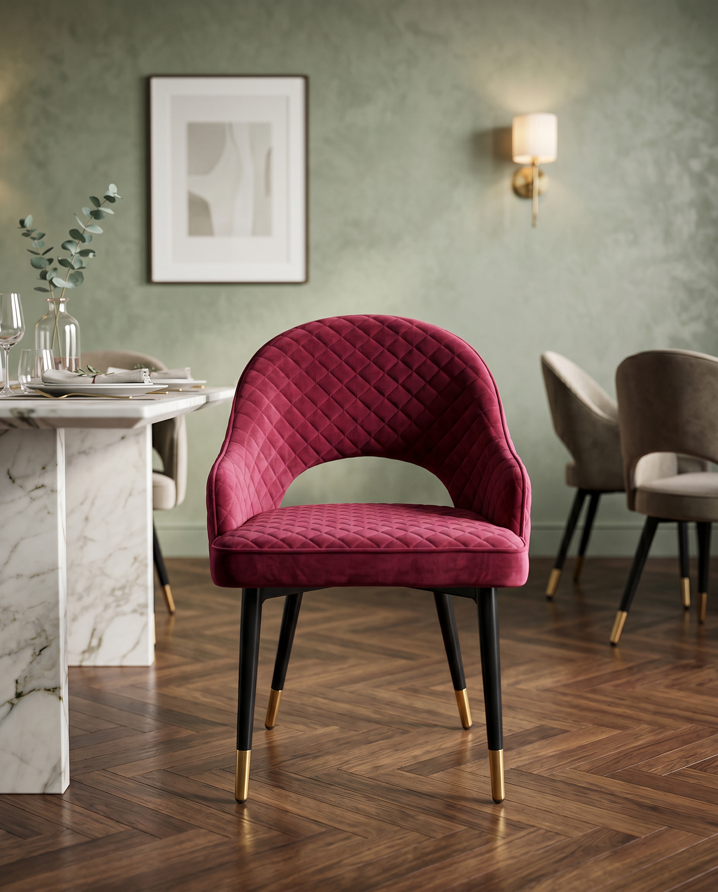The Rubino Keyhole Chair